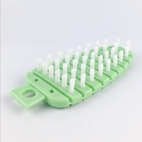 Bendable Carrot Shape Cleaning Brush Fruit and Vegetable Cleaning Brush Reusable and Durable Kitchen Cleaner Tool (Color: Green)